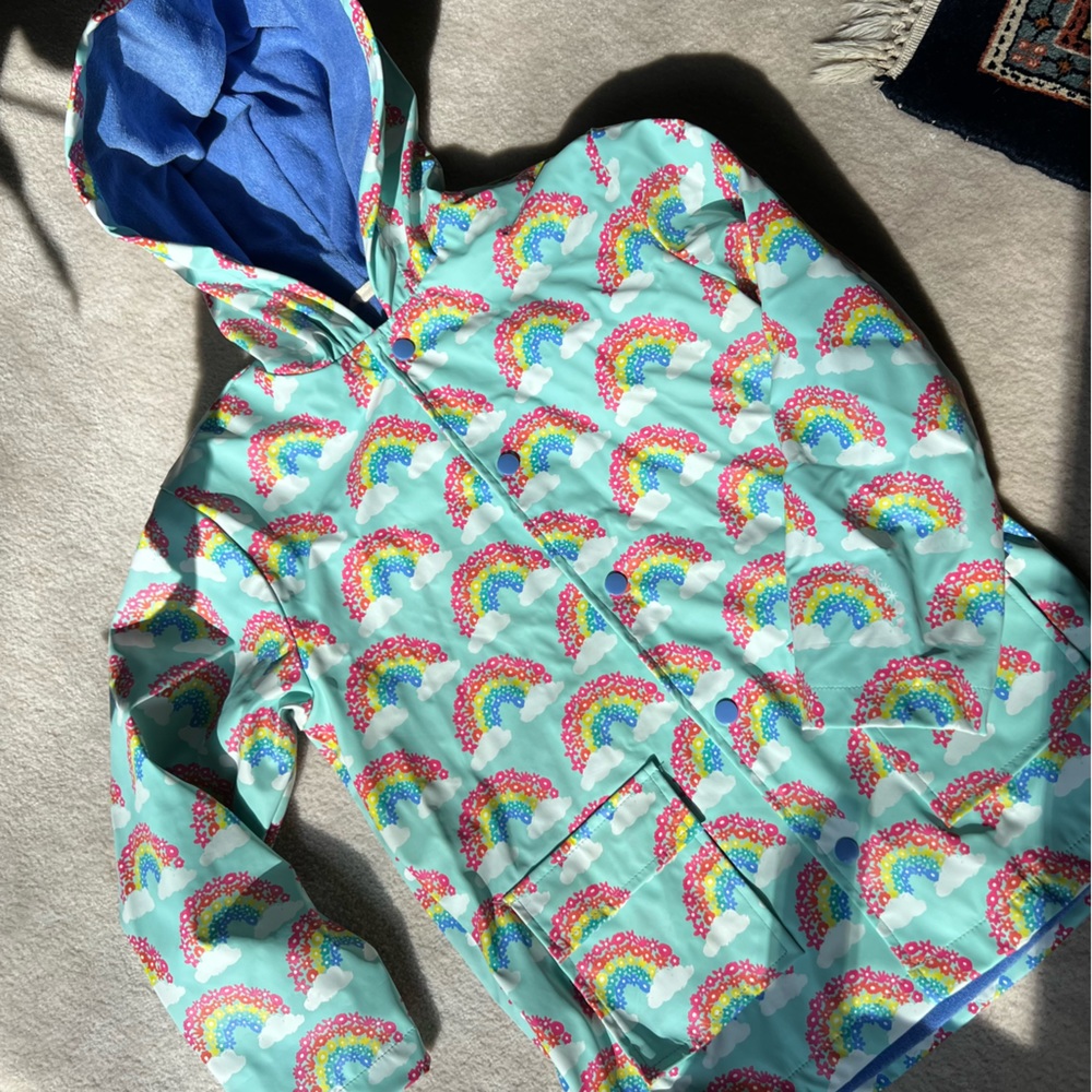Hatley rain coat in rainbow print, size 8